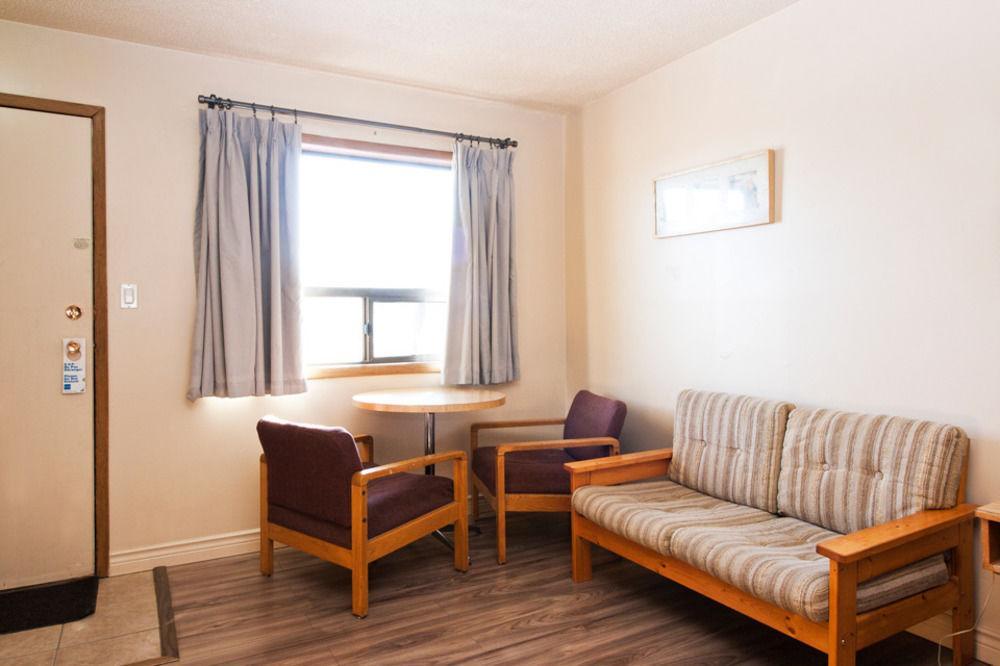 Horizon Motel Saint Albert Buitenkant foto