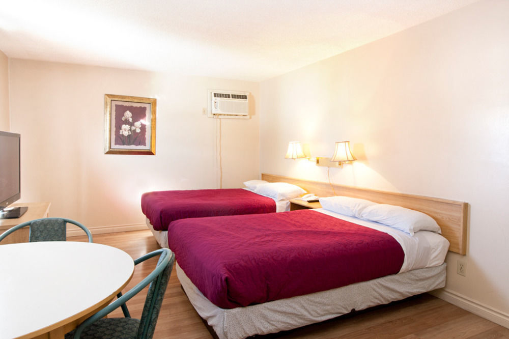 Horizon Motel Saint Albert Buitenkant foto