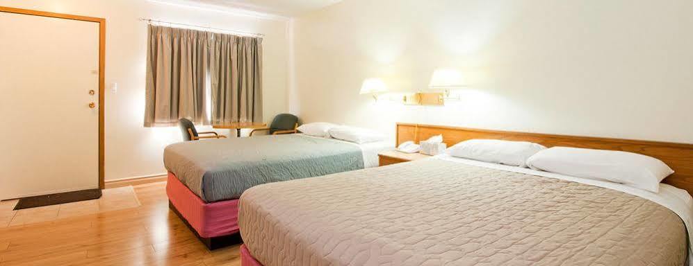 Horizon Motel Saint Albert Buitenkant foto